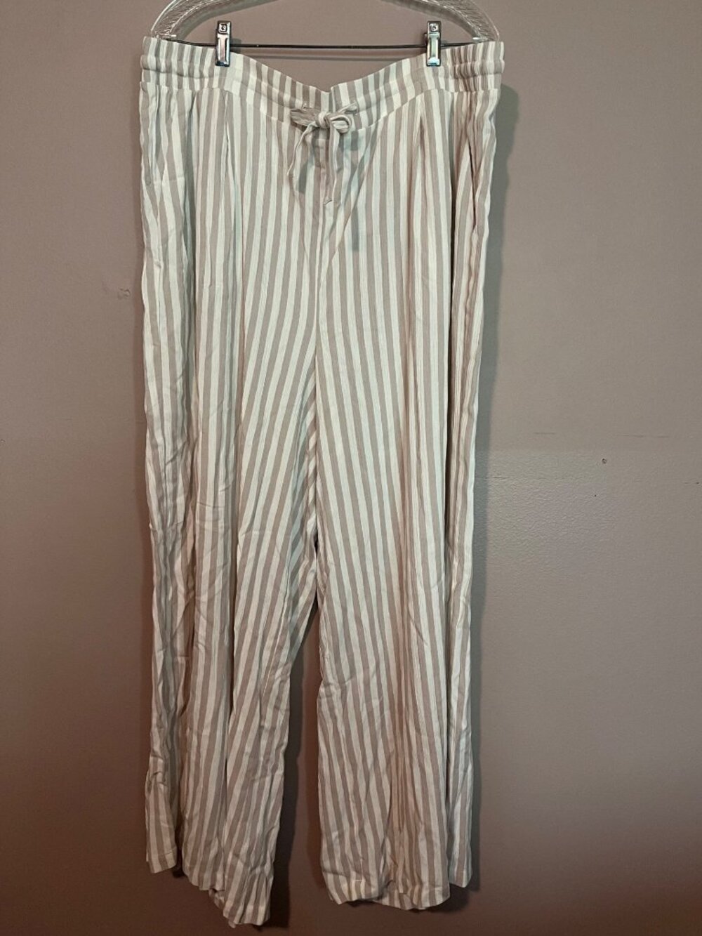 Torrid 2 Wide Legged Tan Striped Pants A529